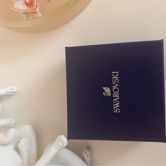 Swarovski Elegant Gold and Purple Pendant Necklace - Picture 4 of 4